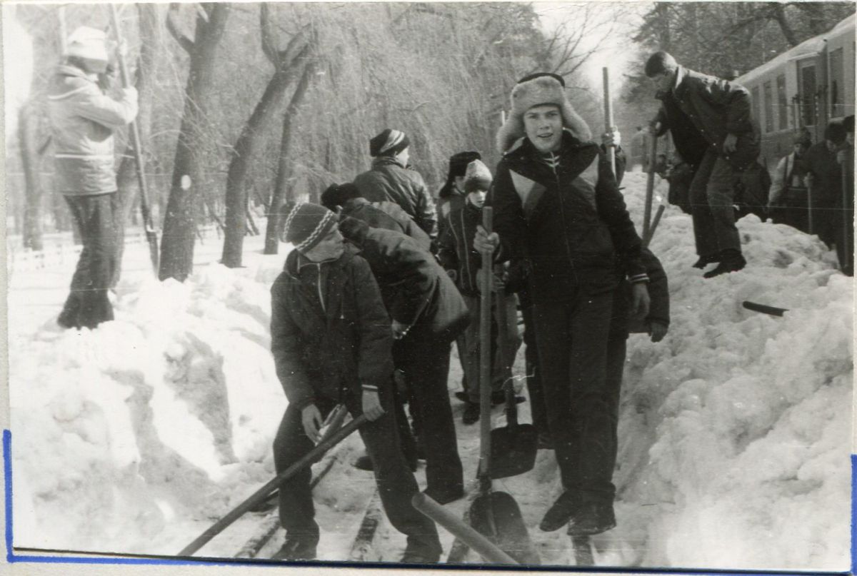 Уборка снега на ст. Парк