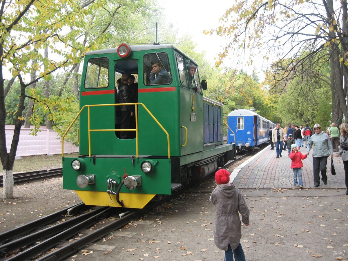 ТУ7А-3198 совершает маневры по ст. Парк