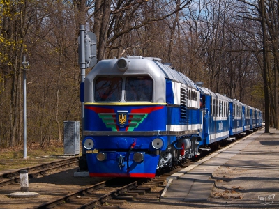 Тепловоз ТУ2-054 с составом 'Украина' на обкатке перед началом сезона-2013